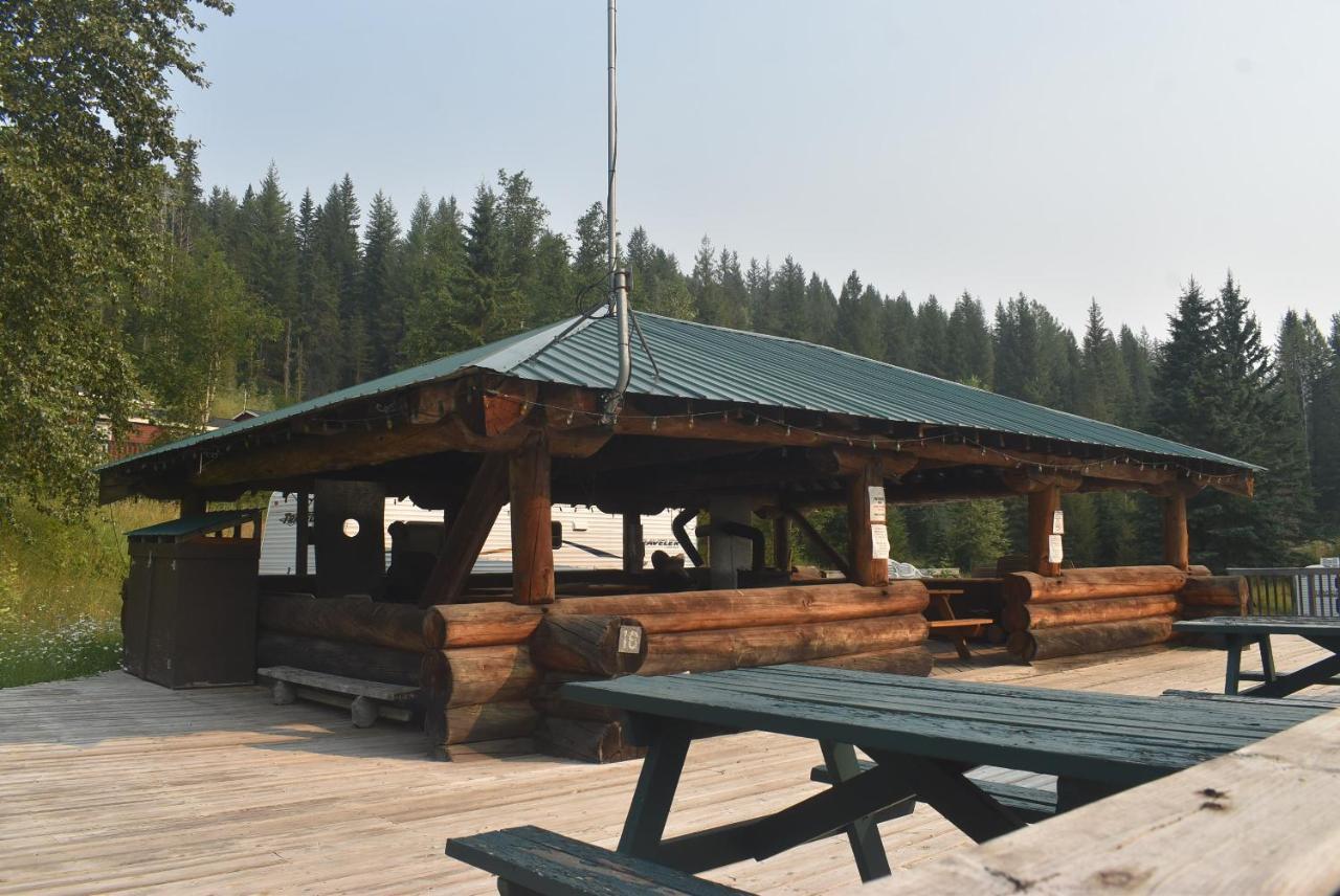 Helmcken Falls Lodge Cabin Rooms And Rv Park Clearwater Dış mekan fotoğraf